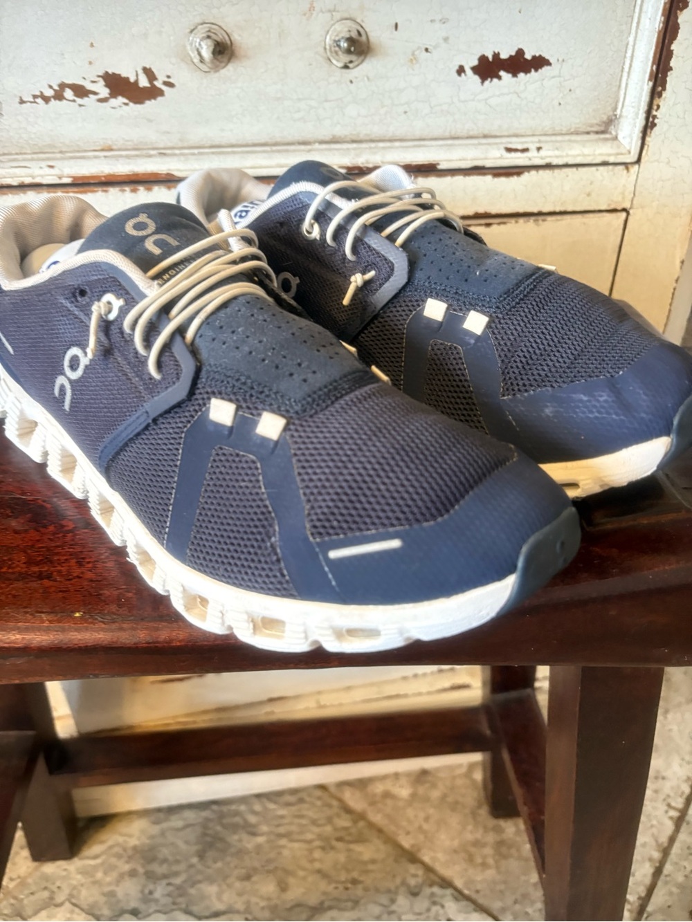 On Cloud running Athletic Shoes